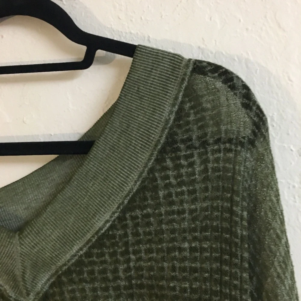 We The Free Oversized Sweater Size Small Green V Neck Lightweight Boho - Picture 4 of 12